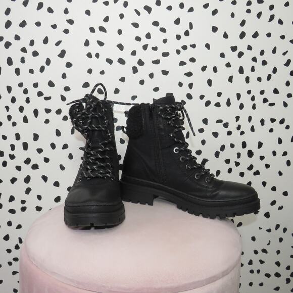 Steve Madden Black Keystone Lug Faux Fur Trim Hiker Boots - Picture 2 of 9